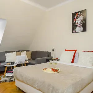 Modern In Zdrowie Apartament